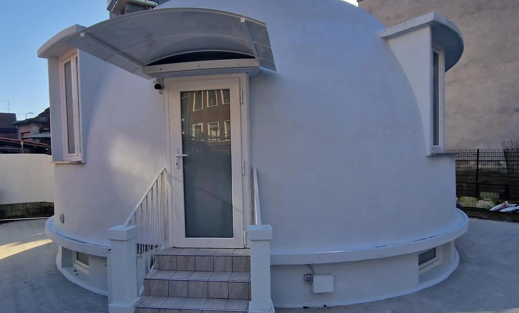 The Igloo Milano Villa